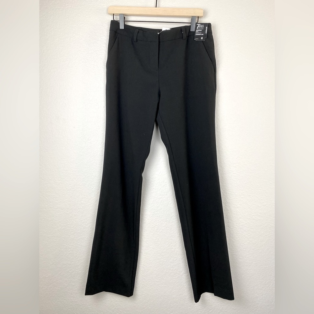 𝅺WOMEN’S NY & COMPANY classic black straight leg pants size 6
